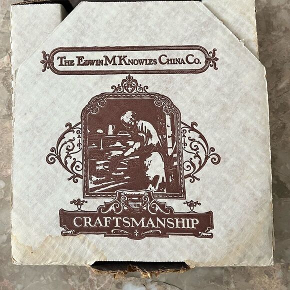 Vintage Scarlett and Rhett collectible series plate by Edwin Knowles - Picture 2 of 5